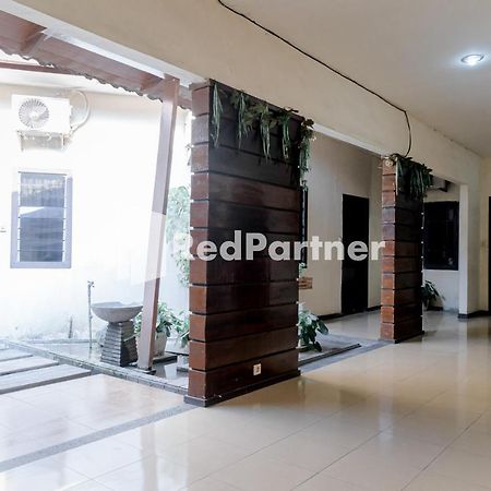 Cherry Pink Hotel Medan Mitra Reddoorz Extérieur photo