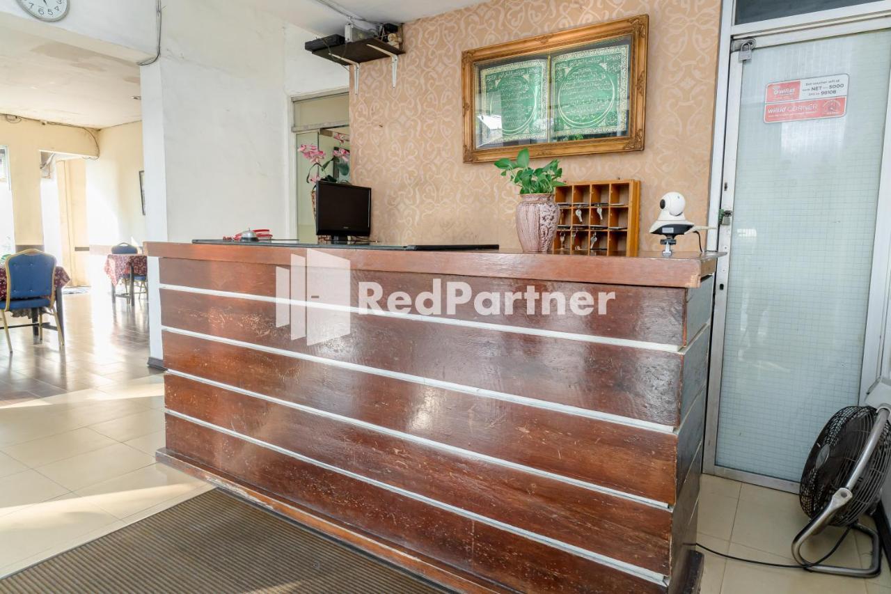Cherry Pink Hotel Medan Mitra Reddoorz Extérieur photo